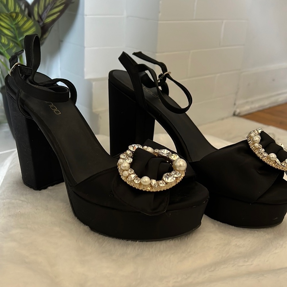 BooHoo platforms